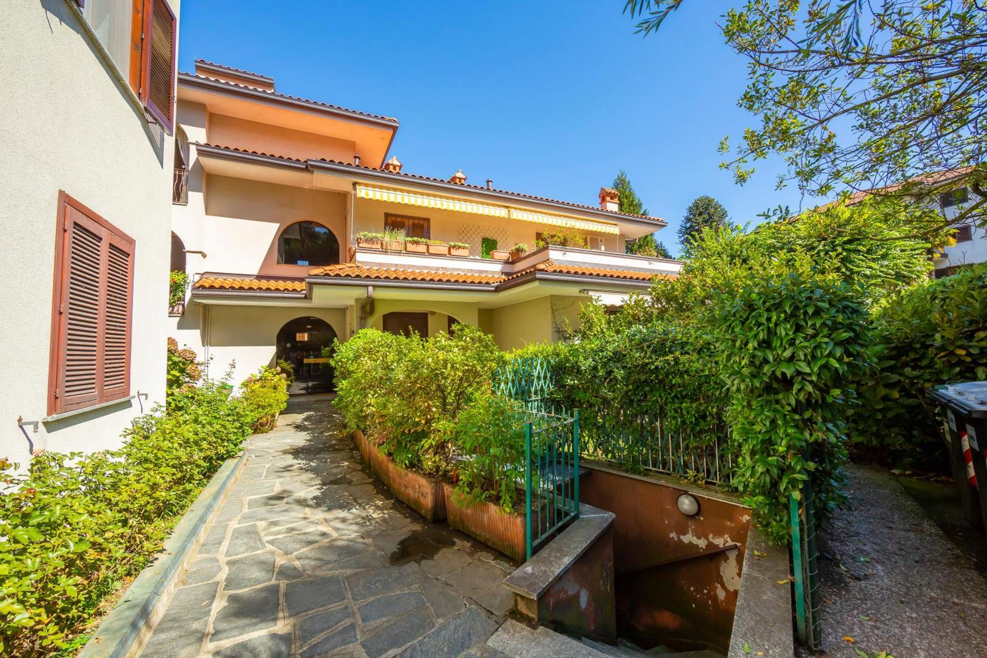 Appartamento Gaya Stresa Center - Happy Rentals Zewnętrze zdjęcie