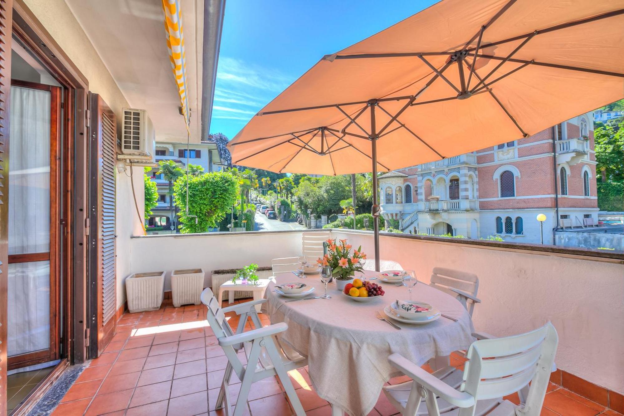 Appartamento Gaya Stresa Center - Happy Rentals Zewnętrze zdjęcie